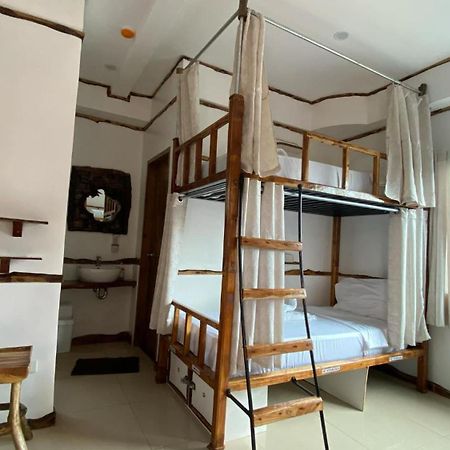The Hat Trick Hostel Basdiot Экстерьер фото