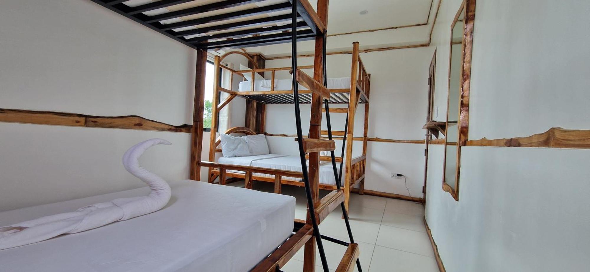 The Hat Trick Hostel Basdiot Экстерьер фото