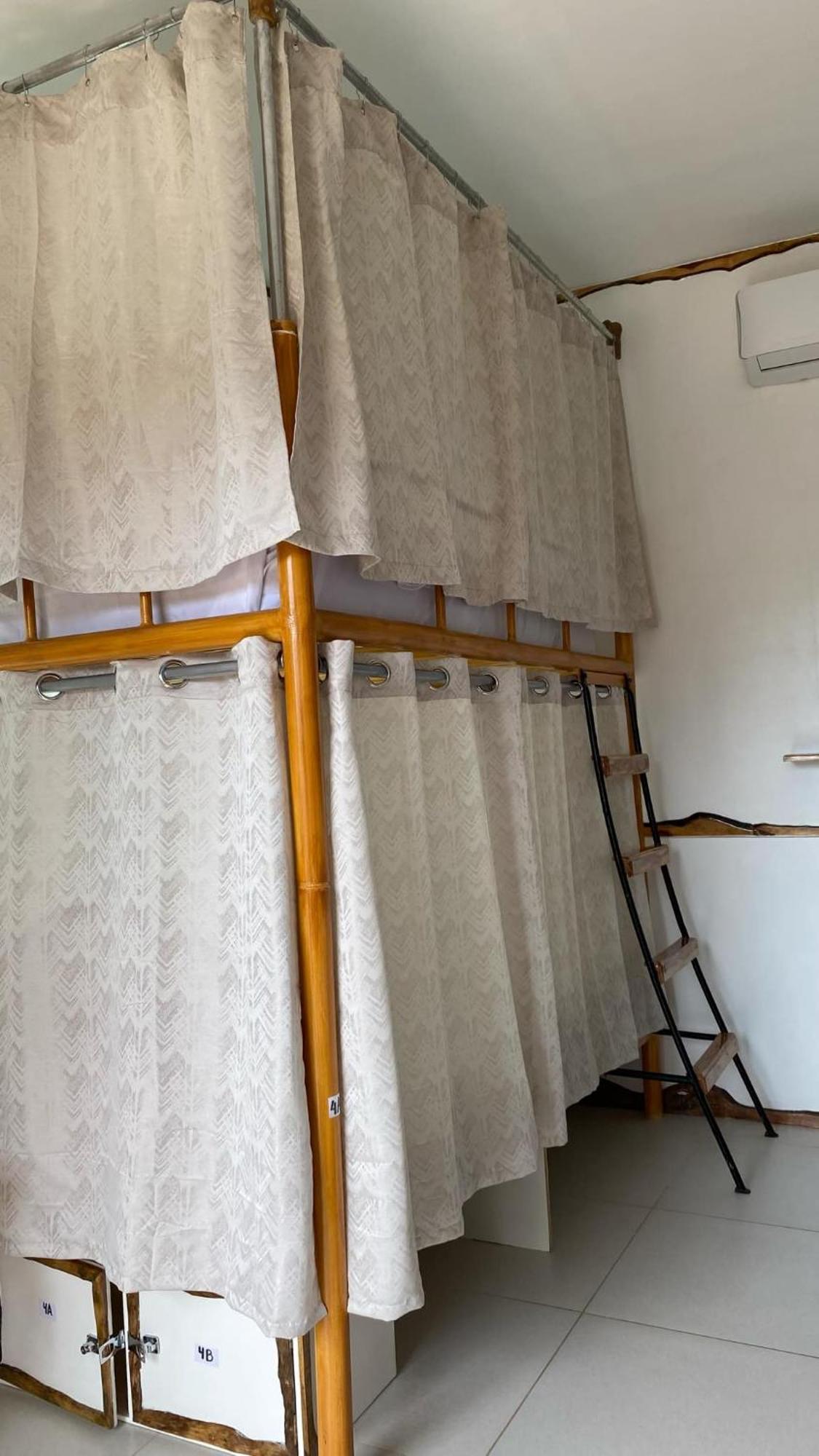 The Hat Trick Hostel Basdiot Экстерьер фото