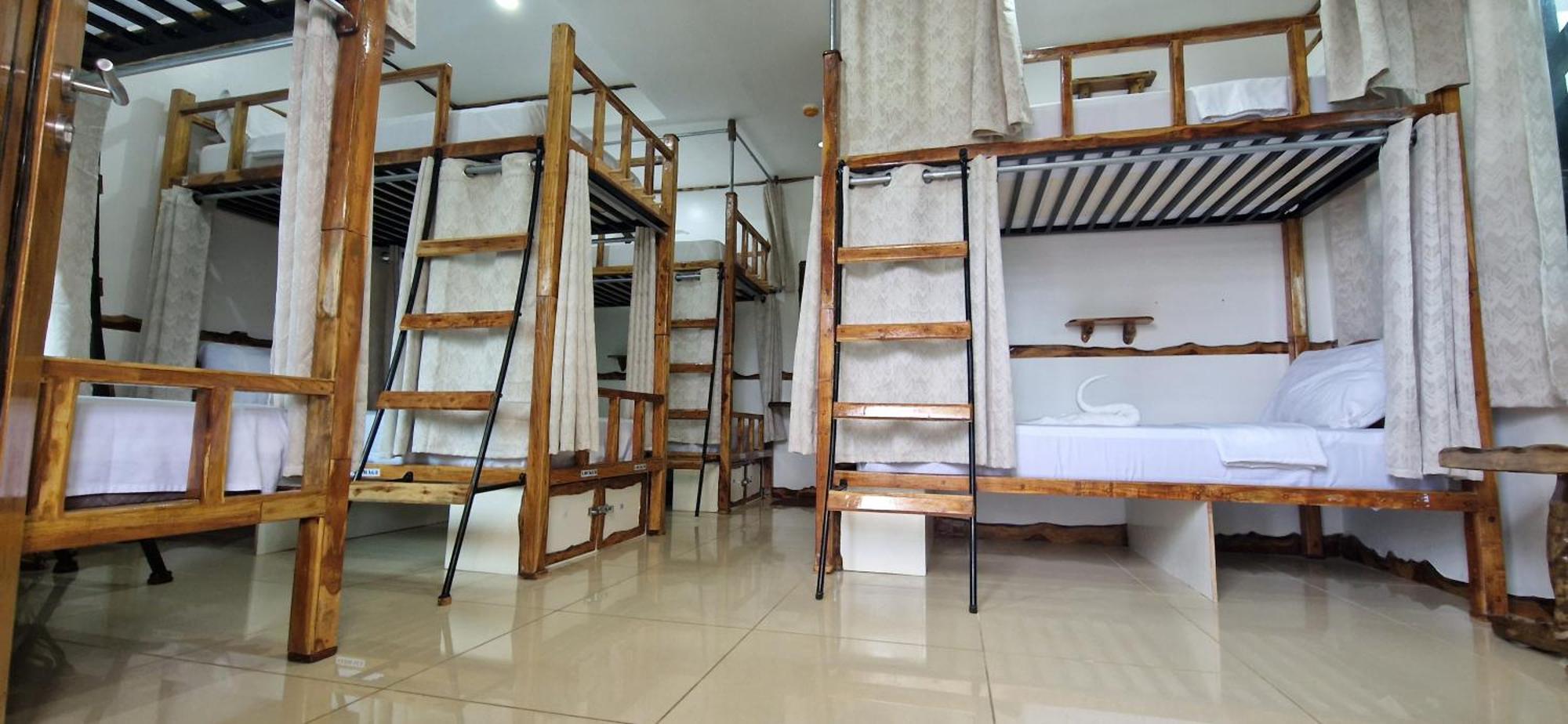 The Hat Trick Hostel Basdiot Экстерьер фото